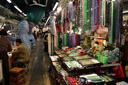 Hong Kong's many markets are ideal for eager Christmas shoppers