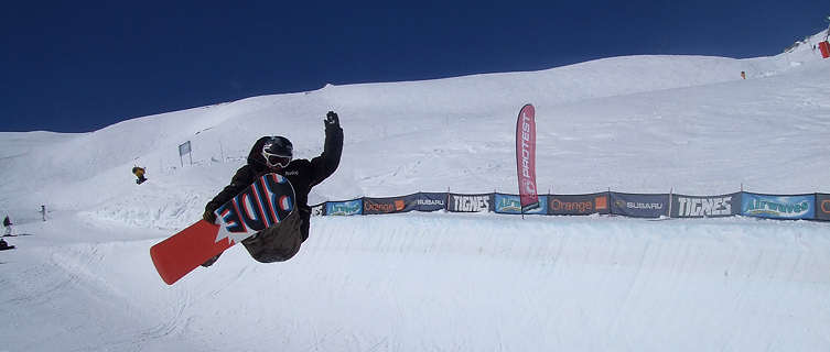 Snowboarding in Tignes